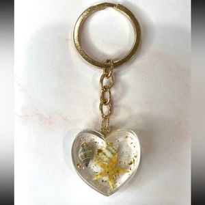 ♡Beach themed shells keychain